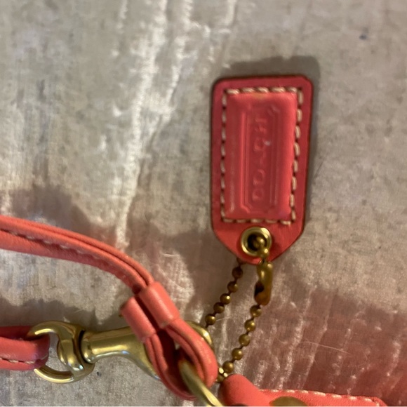 Salmon coach wristlet - Picture 4 of 4